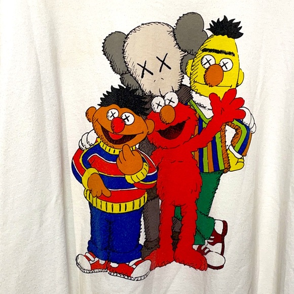 Rare And Unique Kaws x Uniqlo x Sesame Street Mens Size XL Extra Fire Drippy T! - Picture 2 of 7